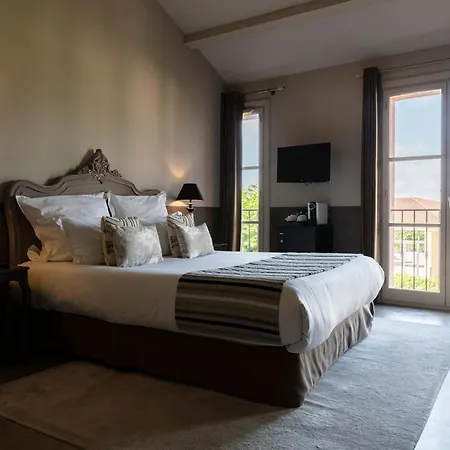 Hotel La Bastide Du Clos Des Roses - Teritoria 4*