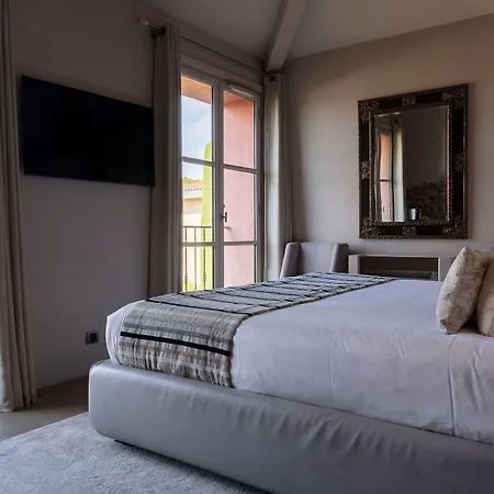 Отель La Bastide Du Clos Des Roses - Teritoria 4*