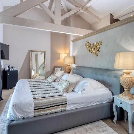 Hotel La Bastide Du Clos Des Roses - Teritoria 4*