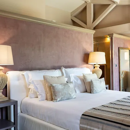 Отель La Bastide Du Clos Des Roses - Teritoria