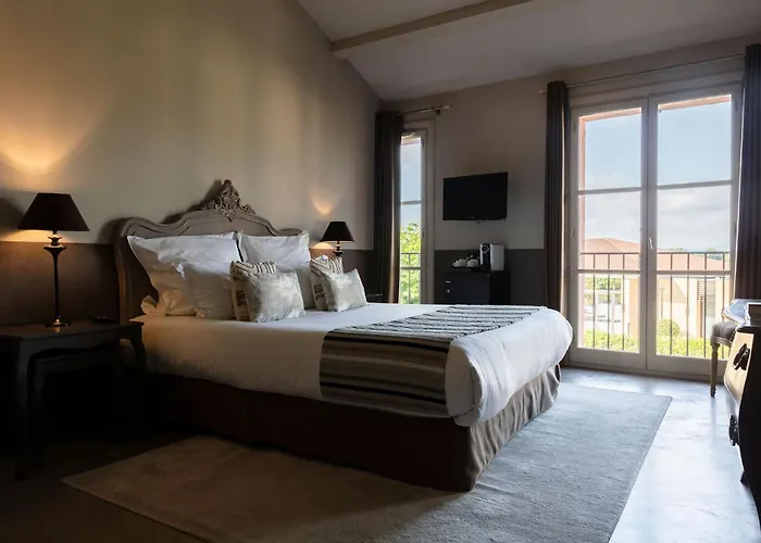 Hotel La Bastide Du Clos Des Roses - Teritoria 4*